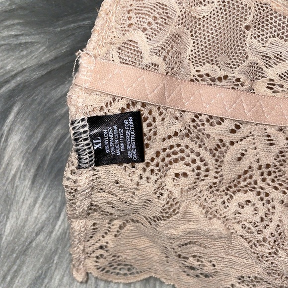 Padded Lace Bralette/Cami - Picture 4 of 4